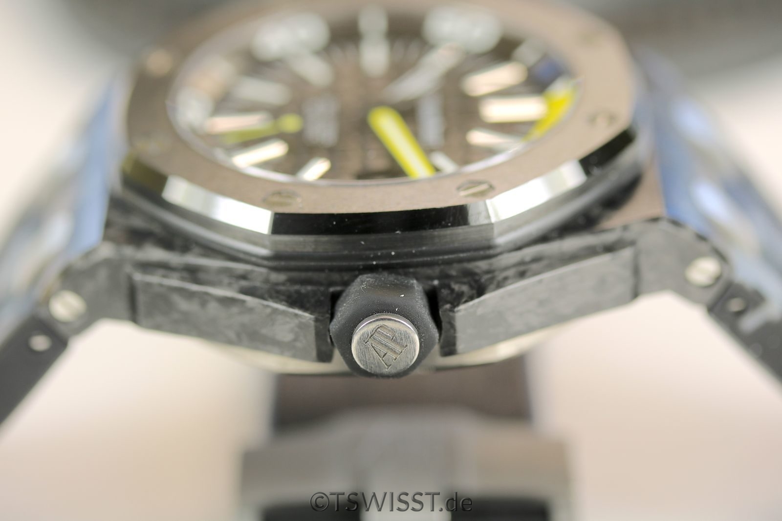 ap carbon diver