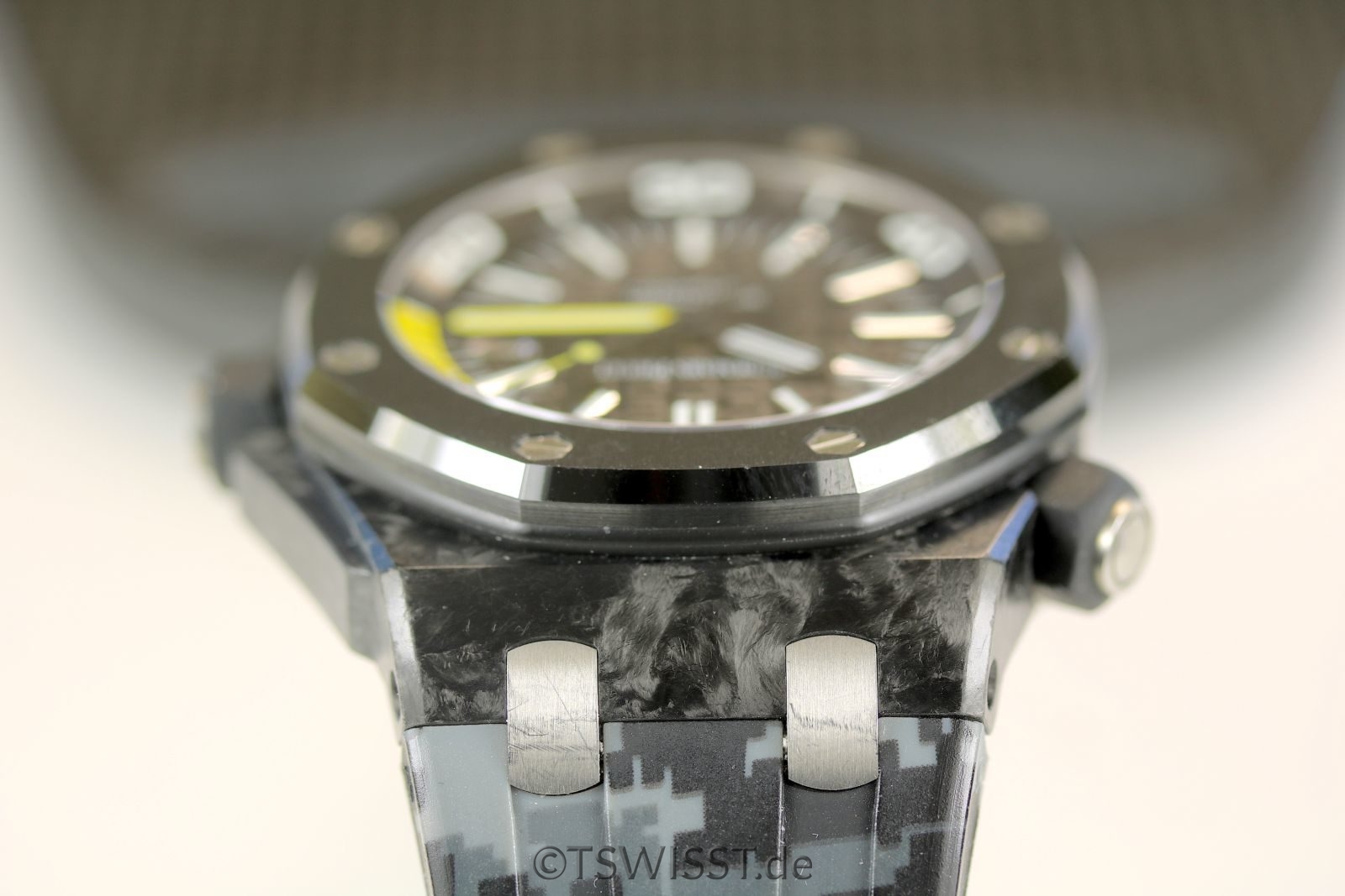 ap carbon diver